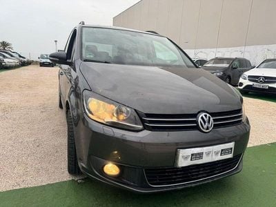 Usado VW Touran 140 CV (102 kW) 2012 Gris / plata Monovolumen