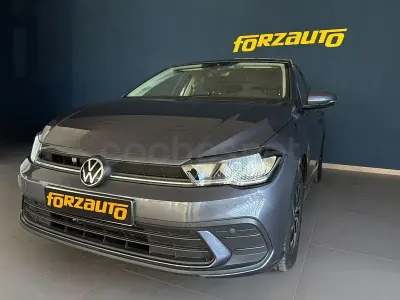 Usado VW Polo Life 95 CV (69 kW) 2022 Gris / plata Utilitario