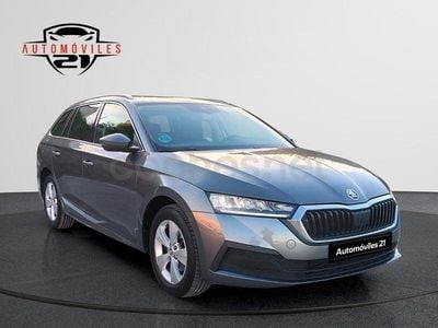 Usado Skoda Octavia Active 115 CV (84 kW) 2022 Gris Familiar