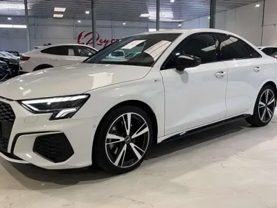 Usado Audi A3 S-Line 116 CV (85 kW) 2021 Blanco Berlina