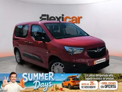 Usado Opel Combo Life Edition+ 131 CV (96 kW) 2021 Rojo Monovolumen