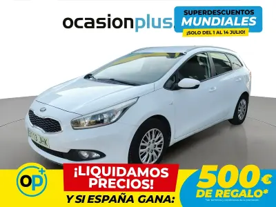 Usado Kia Ceed GT 110 CV (80 kW) 2015 Blanco Familiar
