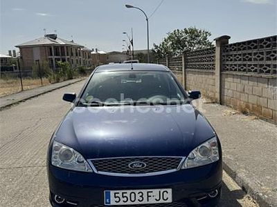 Azul Usado 2006 Ford Mondeo Trend Berlina | 6500 €