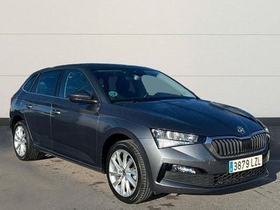 Usado Skoda Scala Style 110 CV (80 kW) 2022 Gris Utilitario
