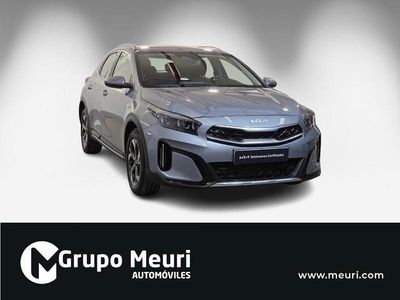 Usado Kia XCeed 101 CV (74 kW) 2025 Gris / plata SUV