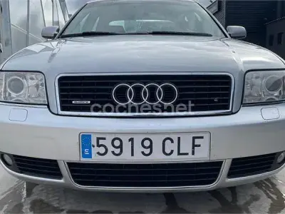 Usado Audi A6 180 CV (132 kW) 2003 Gris / plata Berlina