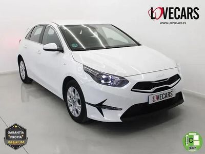 Używany Kia Ceed 100 KM (73 kW) 2022 Biały Hatchback