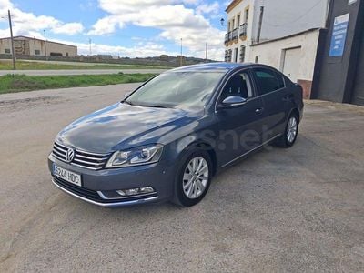 Usado VW Passat Edition 105 CV (77 kW) 2011 Gris / plata Berlina