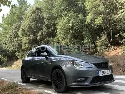 Usado Seat Ibiza SC CONNECT 90 CV (66 kW) 2015 Gris / plata Utilitario