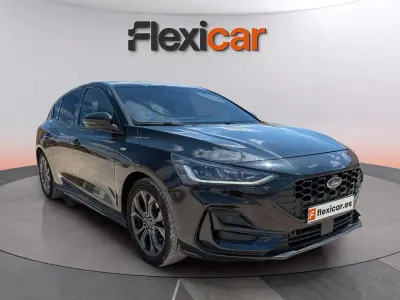 Usado Ford Focus ST-Line 125 CV (91 kW) 2023 Negro Berlina