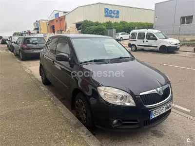 Usado Skoda Fabia 60 CV (44 kW) 2009 Negro Familiar