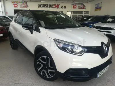 Usado Renault Captur Intens 90 CV (66 kW) 2016 Beige SUV