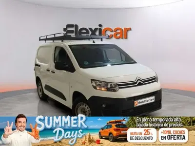 Usado Citroën Berlingo Feel 102 CV (75 kW) 2021 Blanco Monovolumen