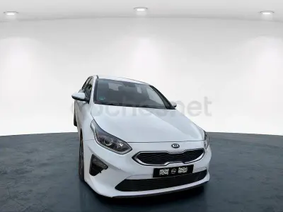 Usado Kia Ceed 120 HP (88 kW) 2019 Branco Citadino