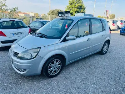Usado Renault Scénic III 110 CV (80 kW) 2009 Gris / plata Monovolumen
