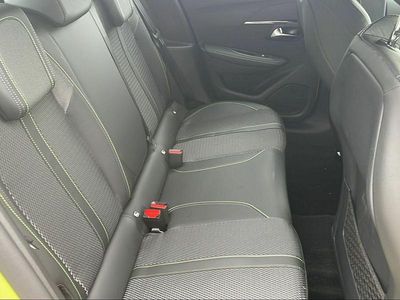 Usado Peugeot 208 GT 110 CV (80 kW) 2024 Amarillo Utilitario