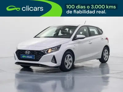Begagnad Hyundai i20 100 HK (73 kW) 2022 Vit Halvkombi