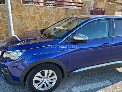 Usado Peugeot 3008 Active 130 CV (95 kW) 2020 Azul SUV