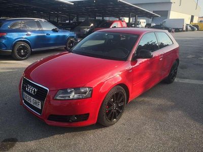 Usado Audi A3 Attraction 105 CV (77 kW) 2009 Rojo Utilitario