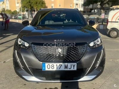 Usado Peugeot 2008 Allure 130 CV (95 kW) 2023 Gris / plata SUV
