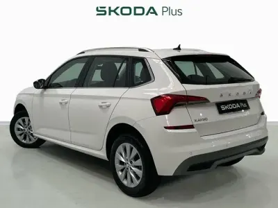 Usado Skoda Kamiq Ambition 110 CV (80 kW) 2022 Blanco SUV
