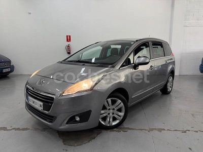 Gris / plata Usado 2016 Peugeot 5008 Style Monovolumen | 7990 € (Precio justo)