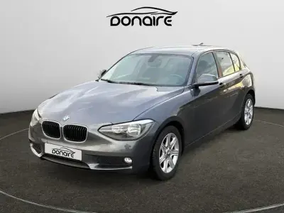 Usado BMW 118 Sport Line 143 CV (105 kW) 2013 Gris / plata Utilitario