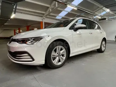 Usado VW Golf VIII Life 110 CV (80 kW) 2023 Blanco Berlina