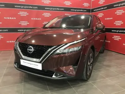 Usado Nissan Qashqai N-Connecta 140 CV (102 kW) 2022 Burgundy (metalizada) SUV