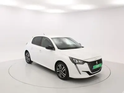 Usado Peugeot 208 Allure 102 CV (75 kW) 2022 Blanco Utilitario
