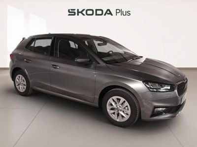 Usado Skoda Fabia Essence 80 CV (58 kW) 2025 Gris Utilitario