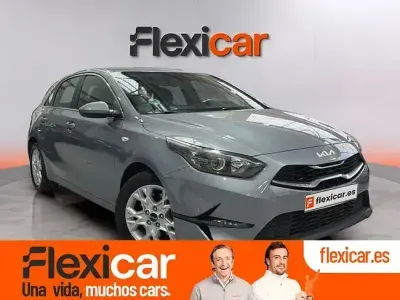 Usado Kia Ceed 120 CV (88 kW) 2021 Gris Utilitario