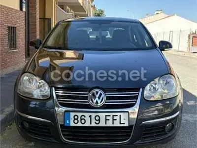 Usado VW Jetta Advance 105 CV (77 kW) 2007 Azul Berlina