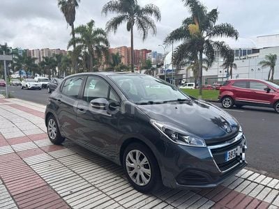 Gris / plata Usado 2015 Peugeot 208 Access Utilitario | 5990 € (Precio justo)