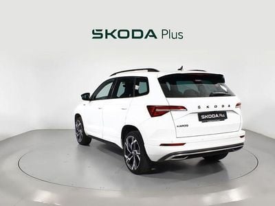 Usado Skoda Karoq SportLine 150 CV (110 kW) 2022 Blanco SUV