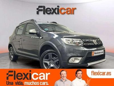 Usado Dacia Sandero 90 CV (66 kW) 2018 Gris Utilitario