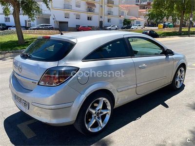 Usado Opel Astra Edition 125 CV (91 kW) 2004 Gris / plata Coupe