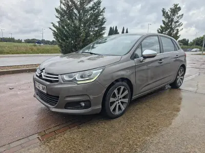 Usado Citroën C4 Feel 120 CV (88 kW) 2016 Gris / plata Berlina