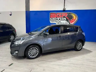 Käytetty Toyota Verso Advance 132 HP (97 kW) 2016 Harmaa Tila-auto