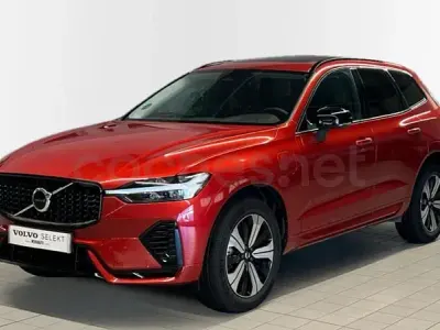 Usado Volvo XC60 Plus 350 CV (257 kW) 2025 Rojo SUV