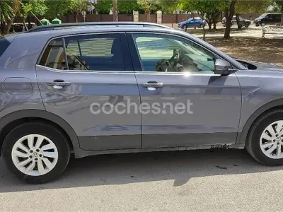 Usado VW T-Cross Advance 95 CV (69 kW) 2022 Gris / plata SUV