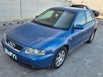 Usado Audi A3 Ambiente 110 CV (80 kW) 2002 Azul Utilitario