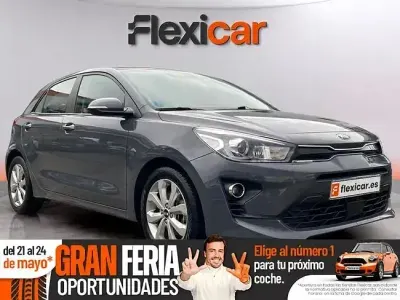 Usado Kia Rio 100 CV (73 kW) 2021 Gris