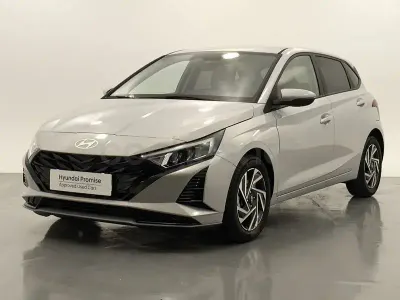 Usado Hyundai i20 100 CV (73 kW) 2025 Gris / plata Utilitario