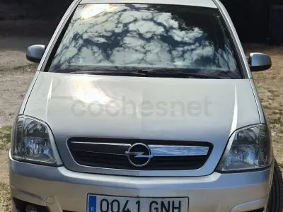Usado Opel Meriva 100 CV (73 kW) 2009 Gris / plata Monovolumen