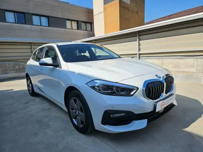 Usado BMW 116 Comfort Edition 116 CV (85 kW) 2023 Pintura solida alpin Utilitario