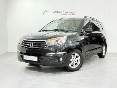 Usado SsangYong Rodius Limited 155 CV (114 kW) 2015 Negro Monovolumen