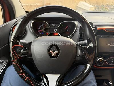 Używany Renault Captur Zen 90 KM (66 kW) 2016 Pomarańczowy SUV
