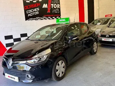 Usado Renault Clio III Collection 75 CV (55 kW) 2013 Negro Berlina