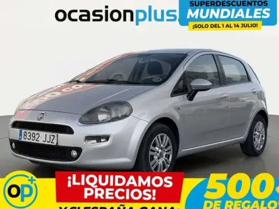 Usado Fiat Punto Easy 75 CV (55 kW) 2015 Gris Utilitario